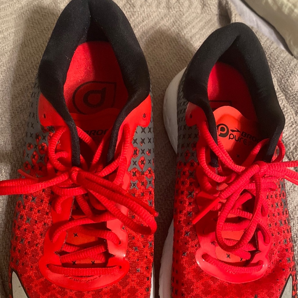 Pureflow brooks tennis shoes